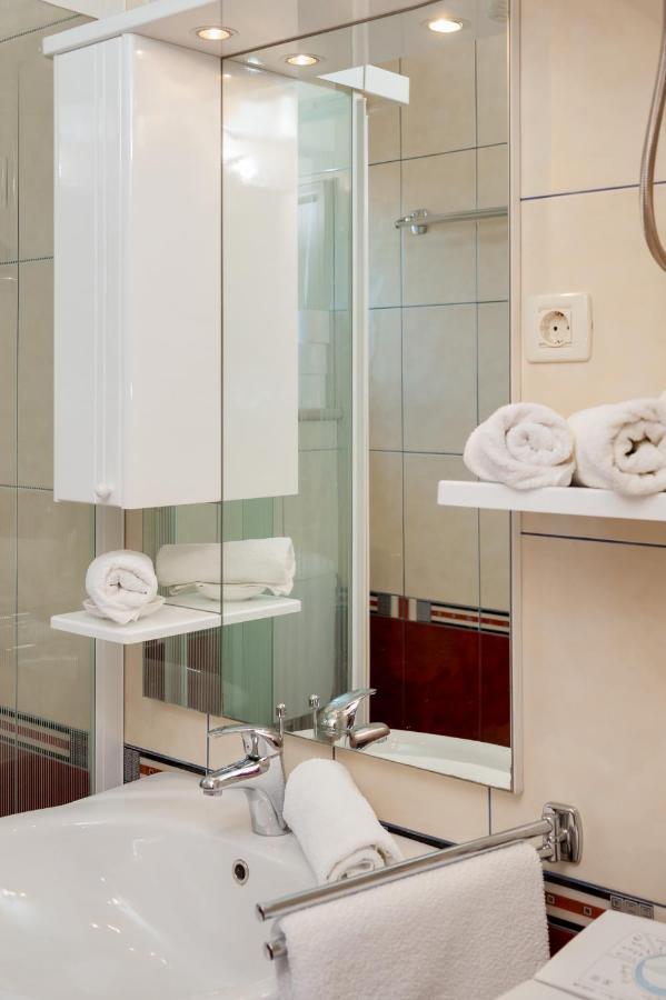 Apartments By The Sea Postira, Brac - 15242 Εξωτερικό φωτογραφία