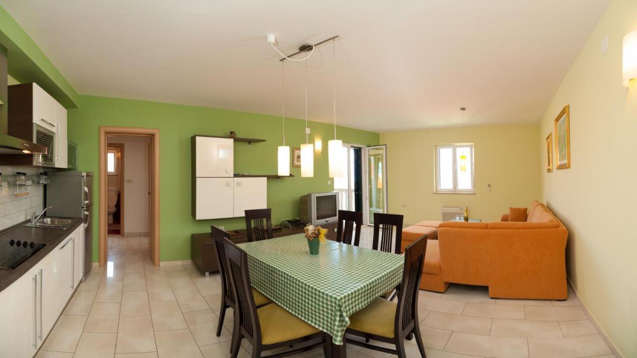 Apartments By The Sea Postira, Brac - 15242 Εξωτερικό φωτογραφία