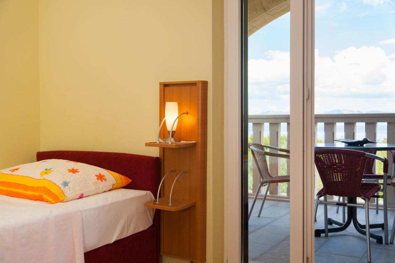Apartments By The Sea Postira, Brac - 15242 Εξωτερικό φωτογραφία